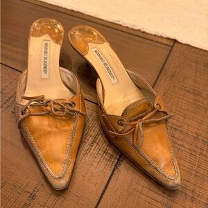 *SOLD* Manolo Blahnik Tan Leather Women's Shoes with Tie detail